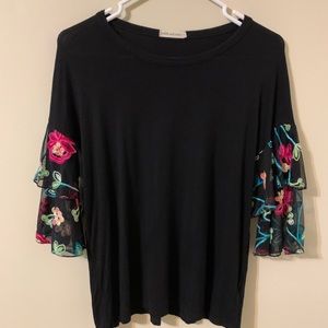 Pebble and Stone Top, Size: Medium